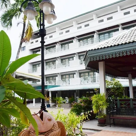 Puangpen Villa Hotel